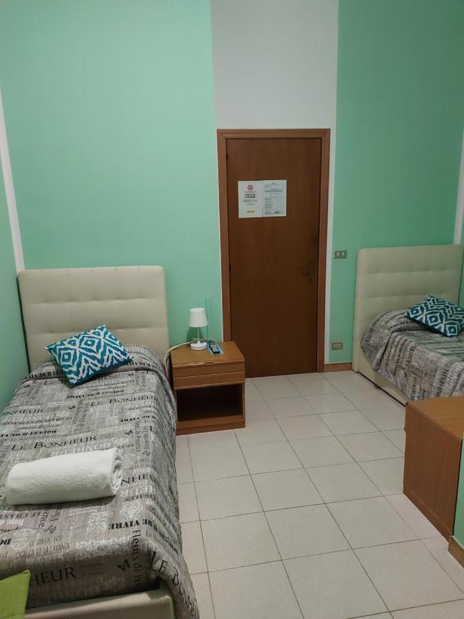 Domus Pacis Santa Chiara Casa Per Ferie Hotel Лорето Стая снимка