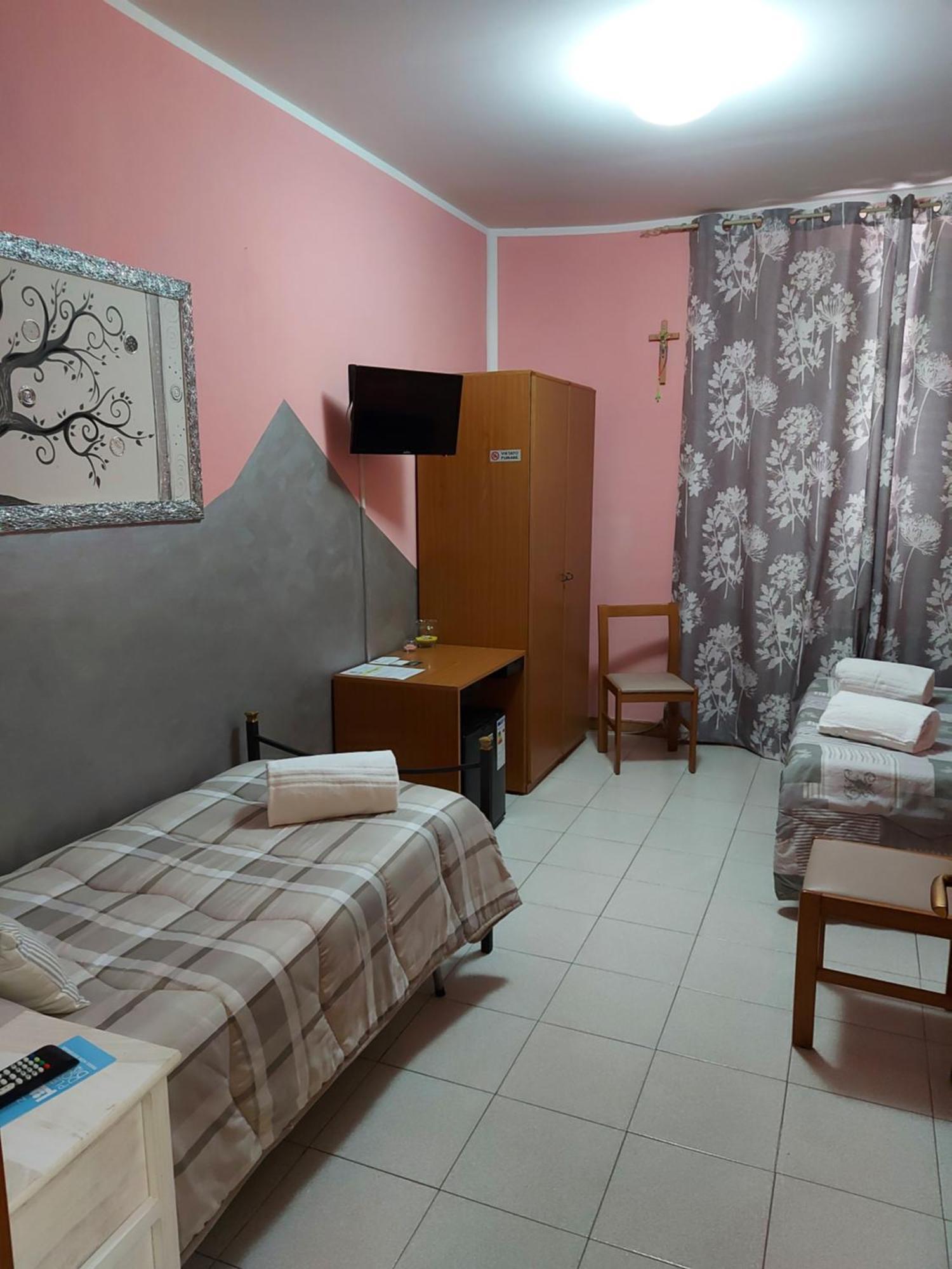 Domus Pacis Santa Chiara Casa Per Ferie Hotel Лорето Стая снимка