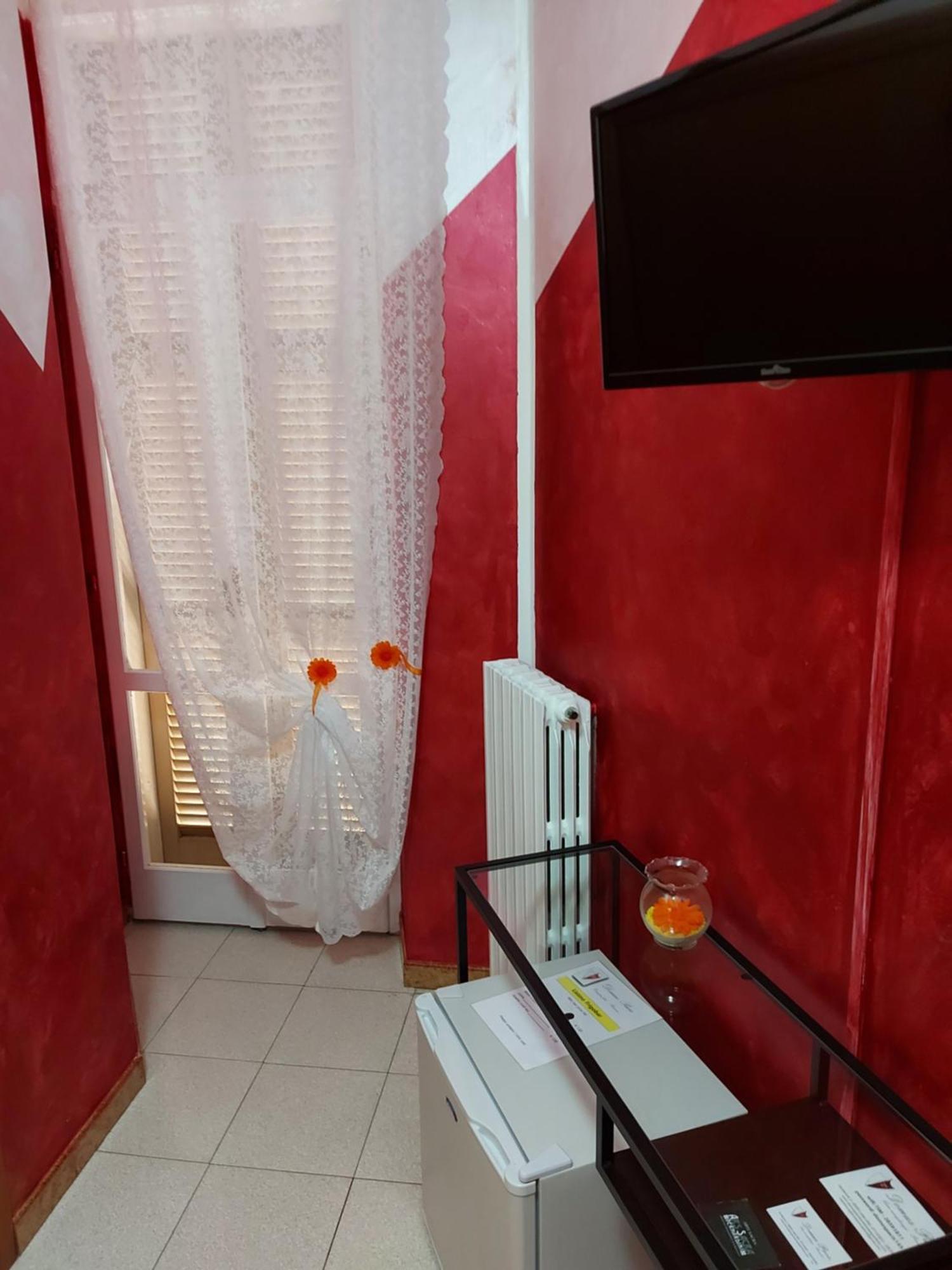Domus Pacis Santa Chiara Casa Per Ferie Hotel Лорето Стая снимка