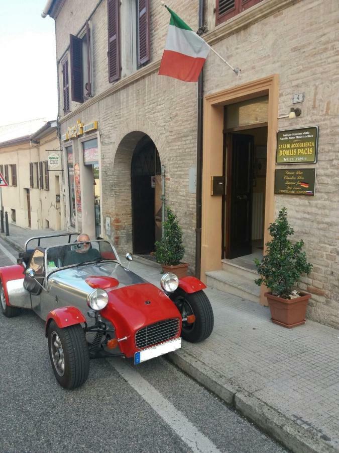 Domus Pacis Santa Chiara Casa Per Ferie Hotel Лорето Екстериор снимка