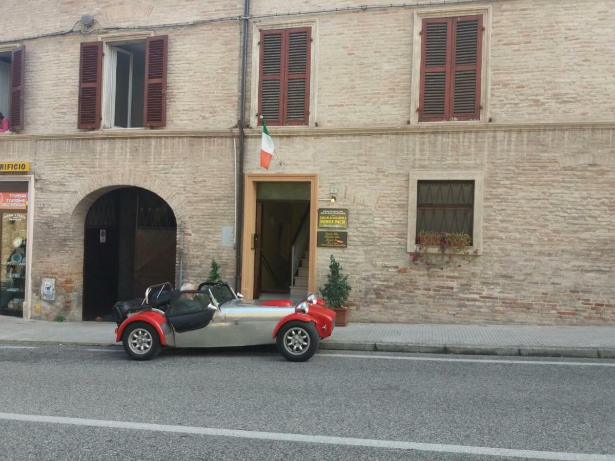 Domus Pacis Santa Chiara Casa Per Ferie Hotel Лорето Екстериор снимка